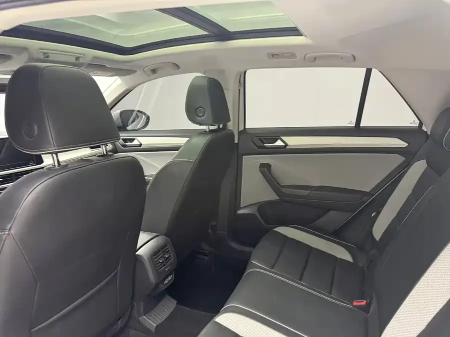 Volkswagen T-ROC T-ROC 2023 280TSI DSG 2WD Time Edition 2023 — миниатюра 4