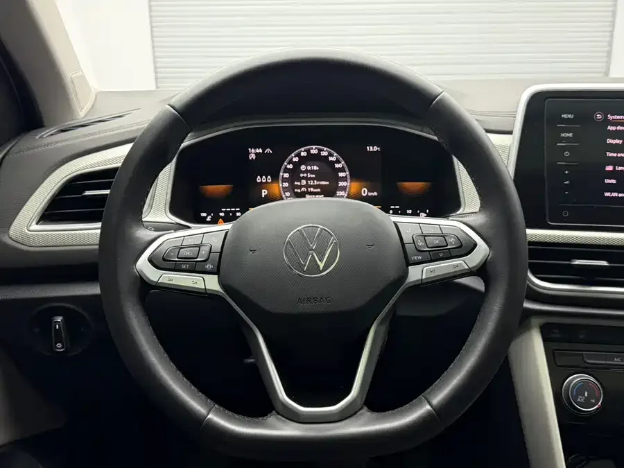 Volkswagen T-ROC T-ROC 2023 280TSI DSG 2WD Time Edition 2023 — миниатюра 5