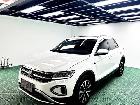 Volkswagen T-ROC 2023 buy in Moscow