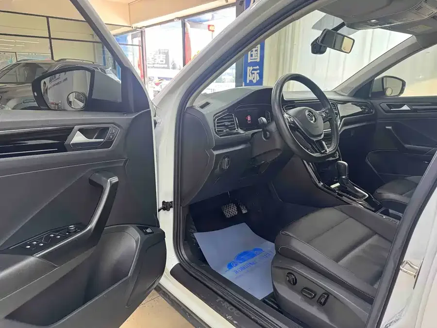 Volkswagen T-ROC T-ROC 2022 280TSI DSG 2WD Comfort PLUS 2022 — миниатюра 4