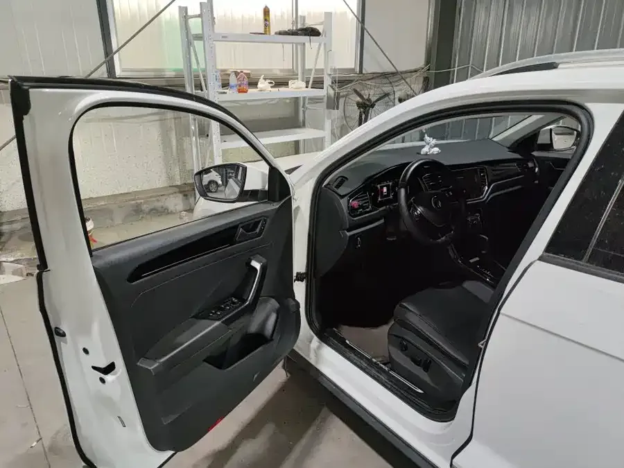 Volkswagen T-ROC T-ROC 2022 280TSI DSG 2WD Comfort PLUS 2022 — миниатюра 2