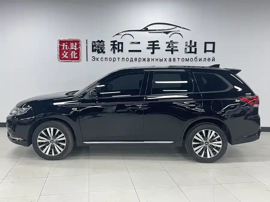 Mitsubishi Outlander Outlander 2021 2.0L 2WD 5-seater 2022 — миниатюра 2