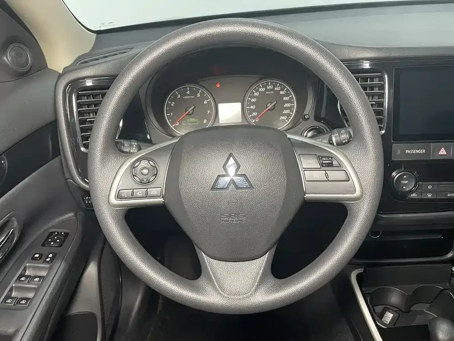 Mitsubishi Outlander Outlander 2021 2.0L 2WD 5-seater 2022 — миниатюра 5