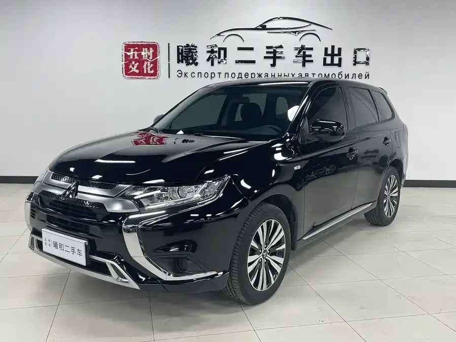Mitsubishi Outlander Outlander 2021 2.0L 2WD 5-seater 2022 — фото 1, купить с доставкой в Москву