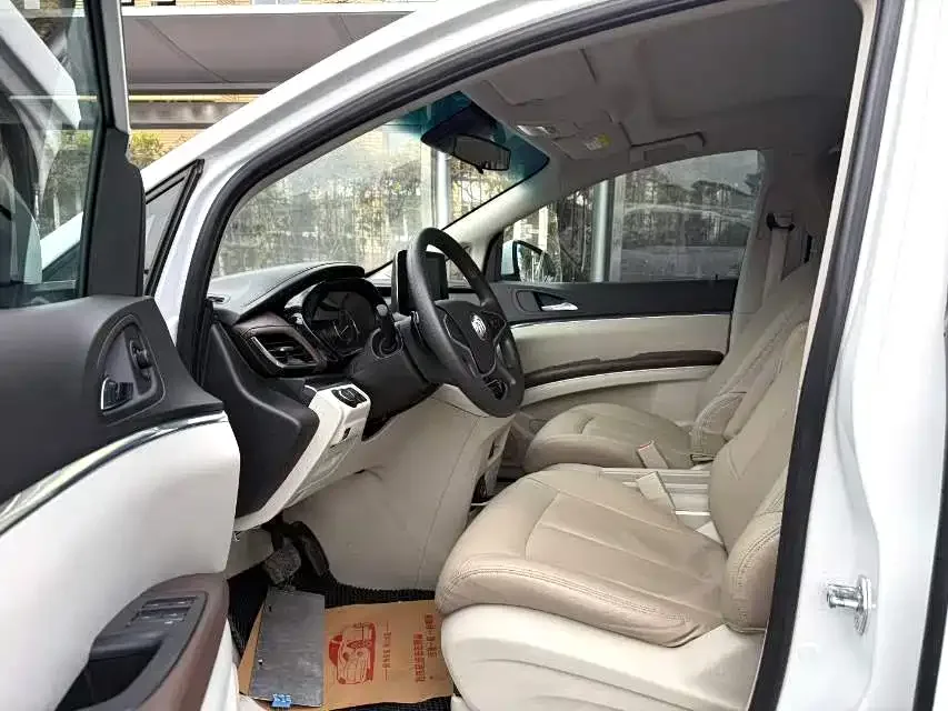 Buick GL8 2022 Land Business Class 652T Comfort Edition 2022 — миниатюра 3