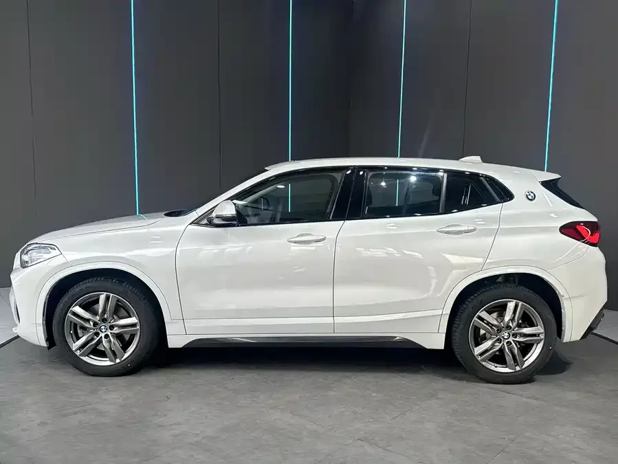 BMW X2 2021 facelift sDrive25i M Sport package 2022 — миниатюра 2