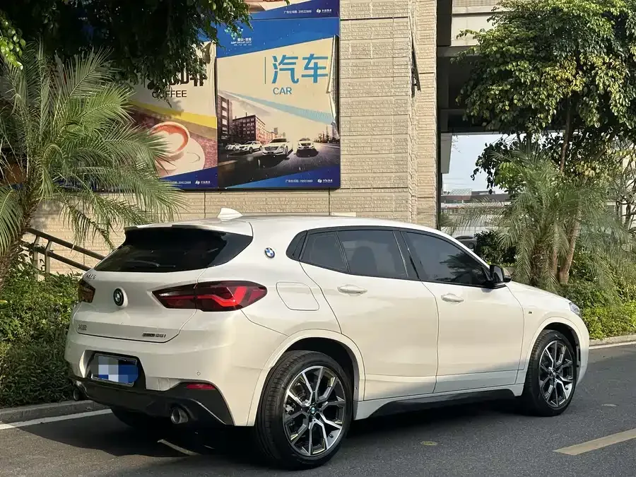 BMW X2 2023 sDrive 25i Brilliant Edition 2023 — миниатюра 3