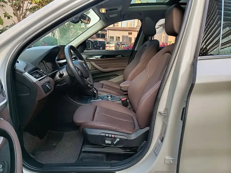 BMW X1 2022 sDrive20Li Fashion Edition 2022 — миниатюра 2