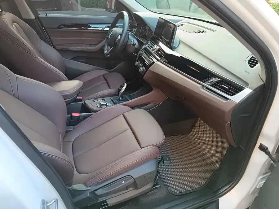 BMW X1 2022 sDrive20Li Fashion Edition 2022 — миниатюра 5