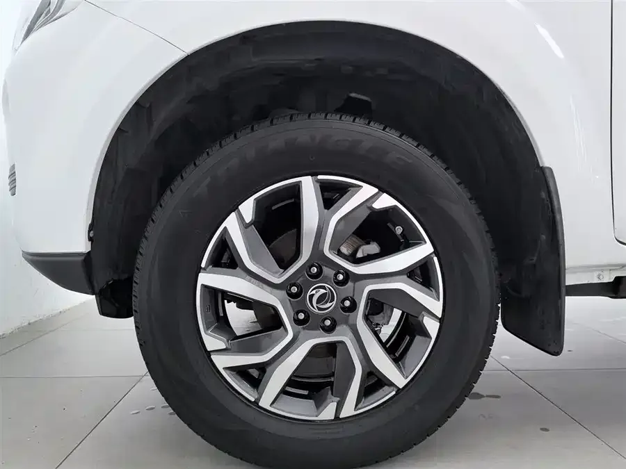 Dongfeng Palazzo Palazzo 2022 2.0T automatic four-wheel drive elegant model 2023 — миниатюра 5