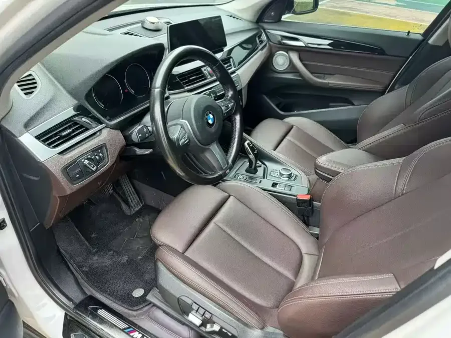 BMW X1 2022 sDrive25Li Leading Edition 2022 — миниатюра 3