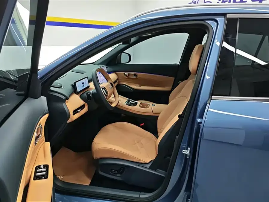 Geely Galaxy Starship 7 Galaxy Starship 7 2025 120km Navigator Edition 2025 — миниатюра 3