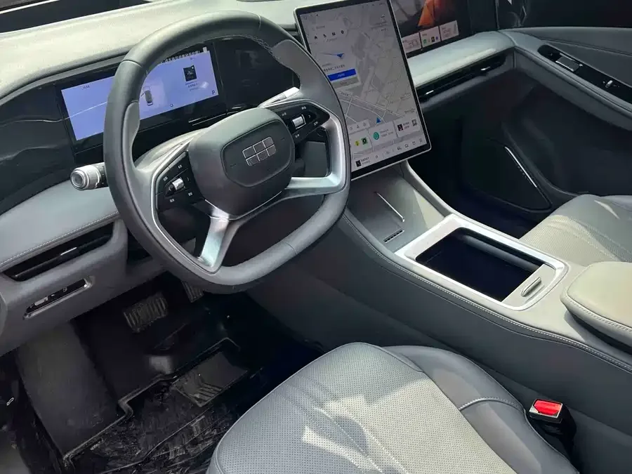 Geely Galaxy L7 Galaxy L7 2025 EM-i 115km Exploration+ Edition 2025 — миниатюра 2