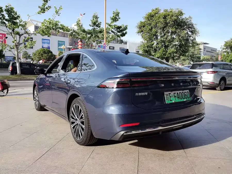 Geely Galaxy A7 Galaxy A7 2025 EM-i 150km Starship Edition 2025 — миниатюра 2