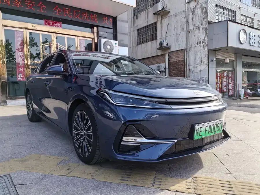 Geely Galaxy A7 Galaxy A7 2025 EM-i 150km Starship Edition 2025 — миниатюра 3