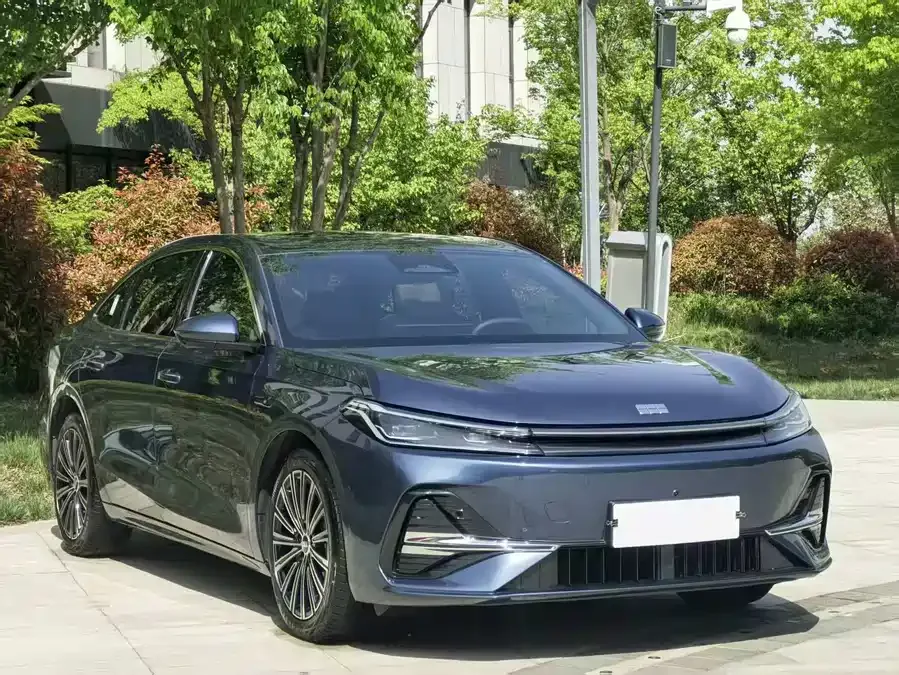 Geely Galaxy A7 Galaxy A7 2025 EM-i 150km Starship Edition 2025 — миниатюра 3