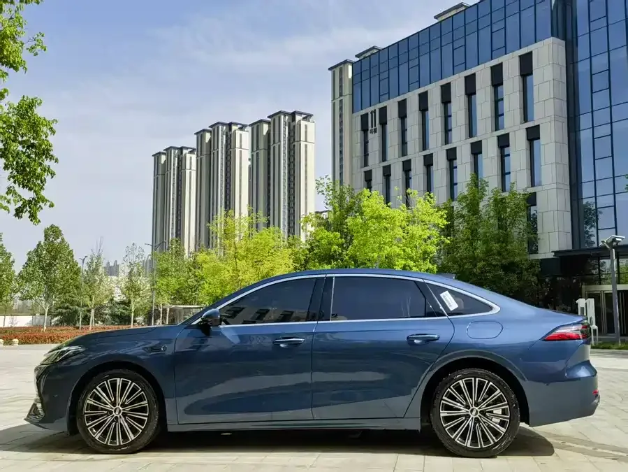 Geely Galaxy A7 Galaxy A7 2025 EM-i 150km Starship Edition 2025 — миниатюра 4
