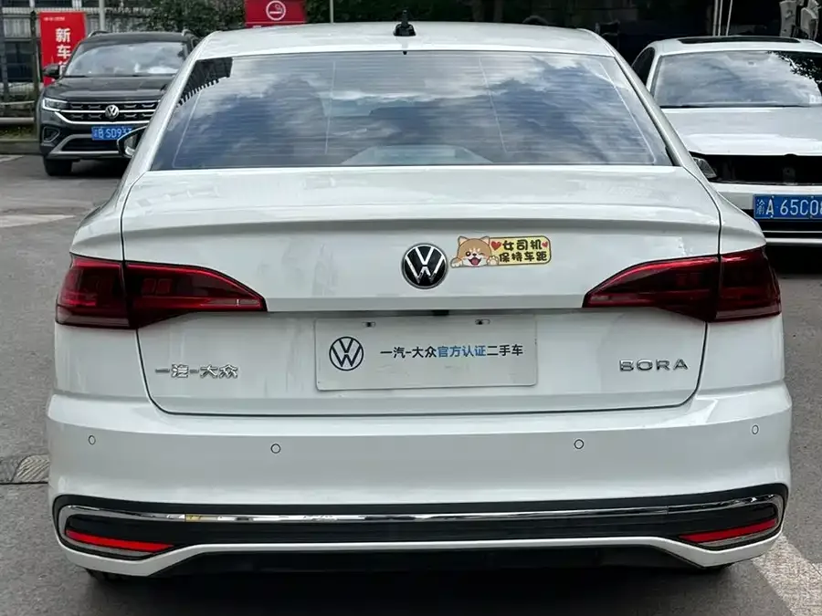 Volkswagen Bora Bora 2023 1.5L Automatic Limited Edition 2023 — миниатюра 5