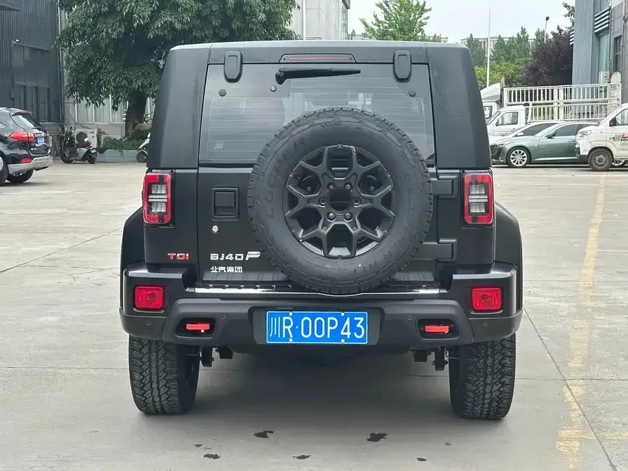 BAIC BJ40 Beijing Off-road BJ40 2024 2.0D Blade Hero Glory Edition 2024 — миниатюра 2