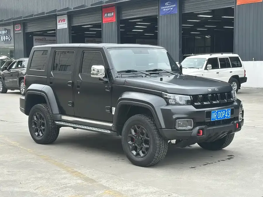 BAIC BJ40 Beijing Off-road BJ40 2024 2.0D Blade Hero Glory Edition 2024 — миниатюра 3