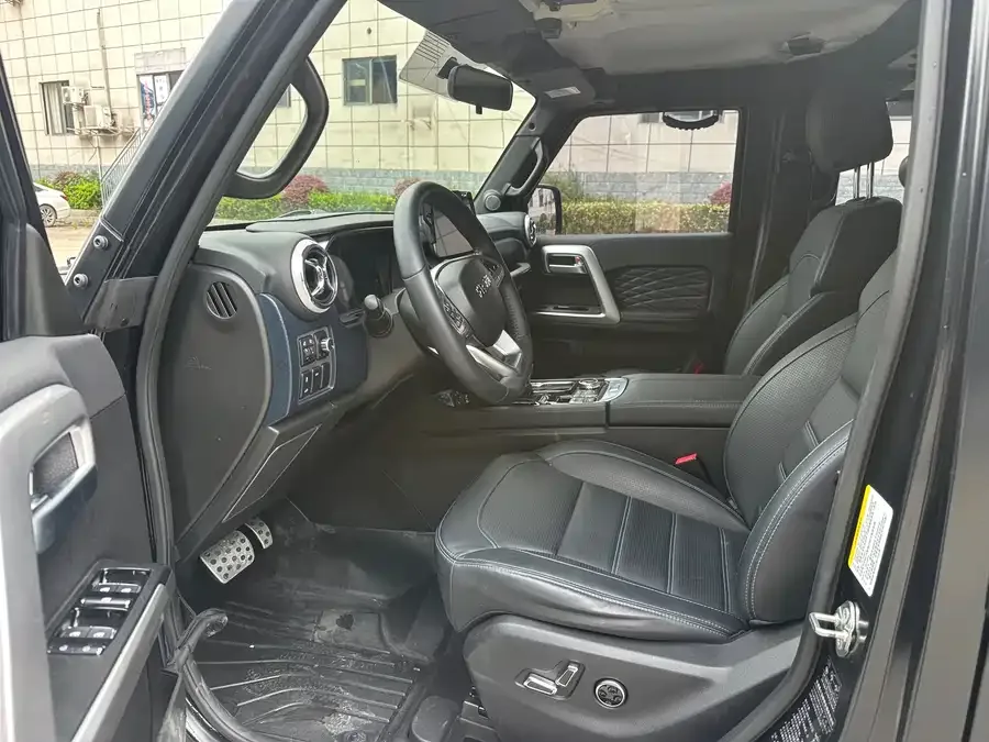 BAIC BJ40 Beijing Off-road BJ40 2024 2.0D Blade Hero Glory Edition 2024 — миниатюра 4