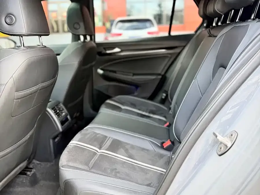 Volkswagen golf Golf 2021 280TSI DSG R-Line 2022 — миниатюра 5