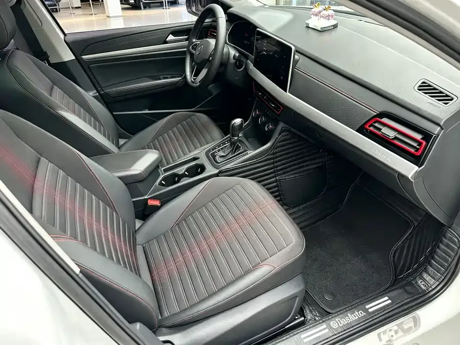 Volkswagen Lavida Lavida 2023 280TSI DSG Starry Sky Edition 2022 — миниатюра 3