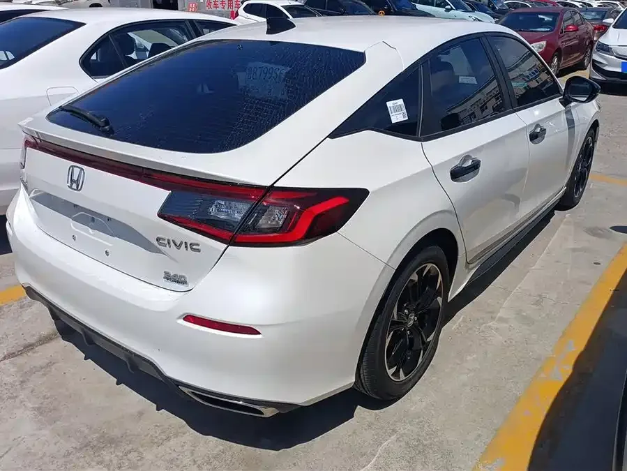 Honda Civic 2023 Civic HATCHBACK 240TURBO CVT Extreme Edition 2024 — миниатюра 3