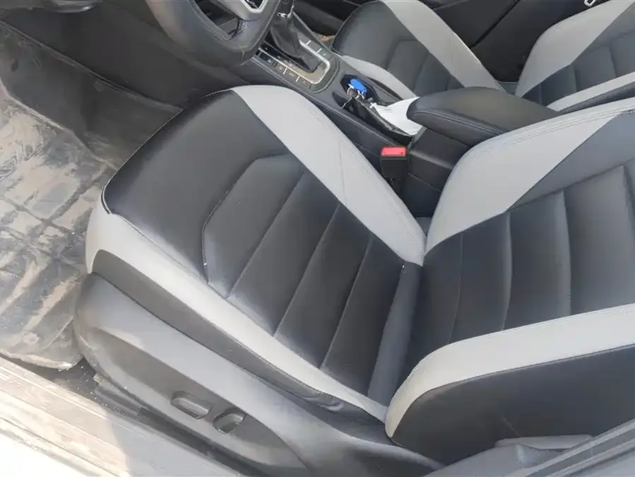 Volkswagen Bora Bora 2023 280TSI DSG Premium Edition 2023 — миниатюра 3
