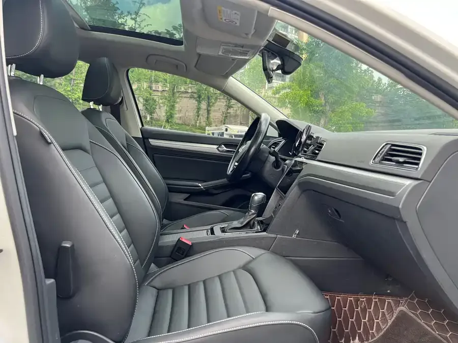 Volkswagen Lamando Lingdu 2021 280TSI DSG Comfort Edition 2022 — миниатюра 3