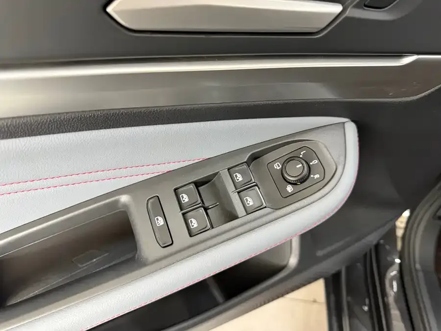 Volkswagen Lamando 2022 Lingdu Lingdu L 280TSI DSG Hot Edition 2022 — миниатюра 4