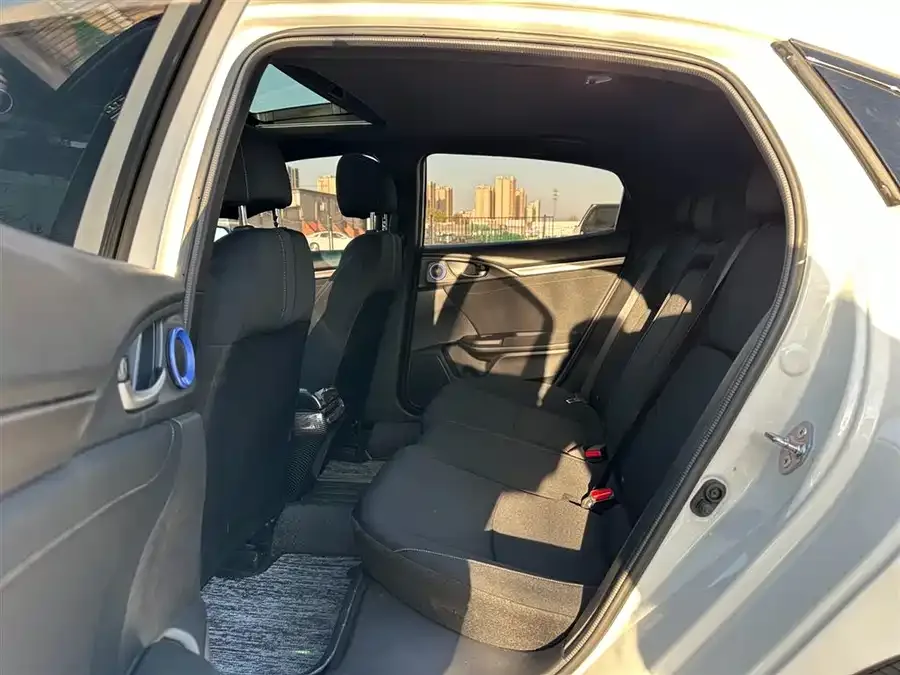 Honda Civic Civic 2021 HATCHBACK 220TURBO CVT Cool Control 2022 — миниатюра 3