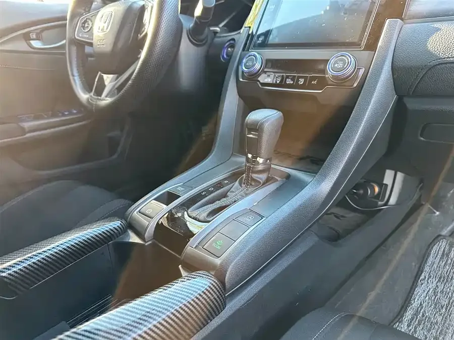 Honda Civic Civic 2021 HATCHBACK 220TURBO CVT Cool Control 2022 — миниатюра 5