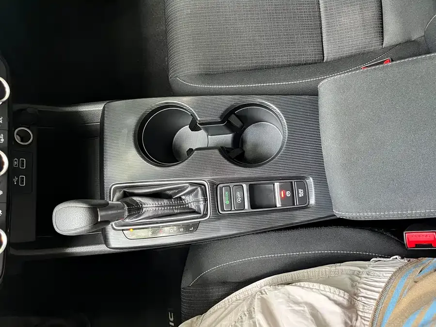 Honda Civic 2022 Civic 240TURBO CVT Dynamic Edition 2022 — миниатюра 5
