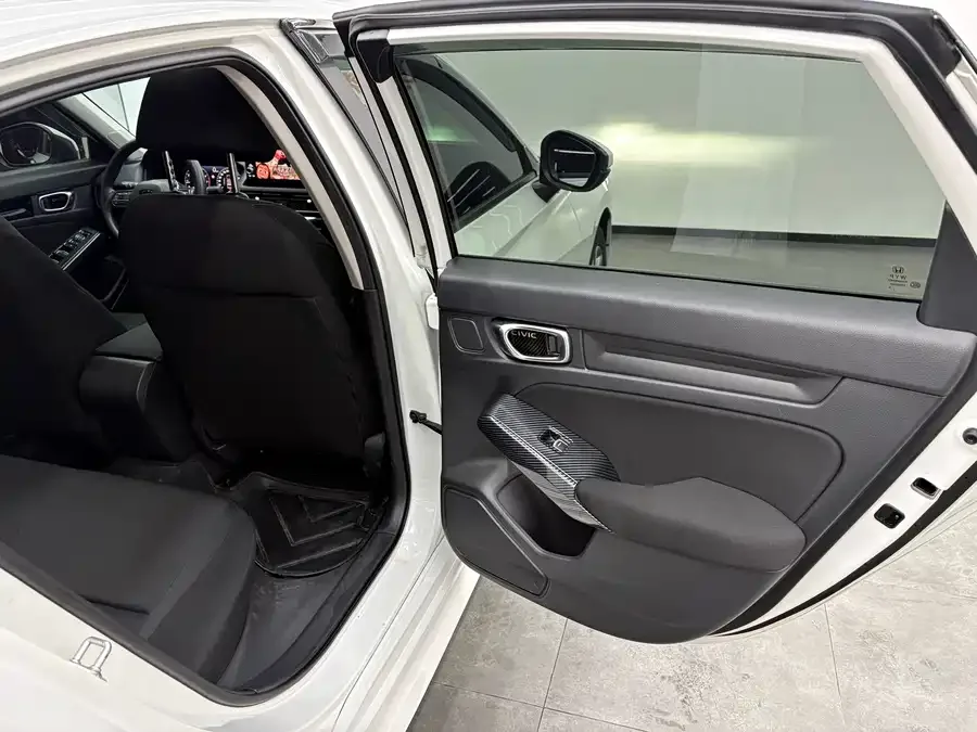 Honda Civic 2023 Civic 240TURBO CVT Power Edition 2023 — миниатюра 5