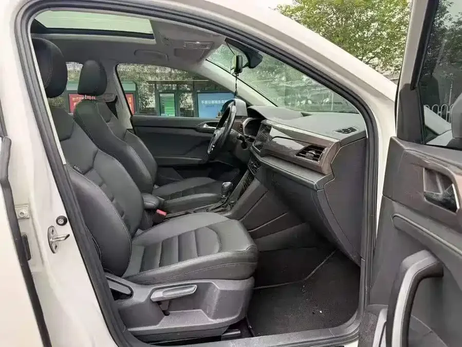 Volkswagen Tiguan (Tharu) Tuyue 2022 280TSI 2WD Luxury Edition 2022 — миниатюра 3