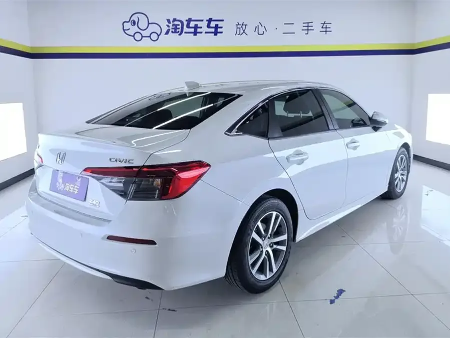 Honda Civic 2023 Civic 240TURBO CVT Power Edition 2024 — миниатюра 3