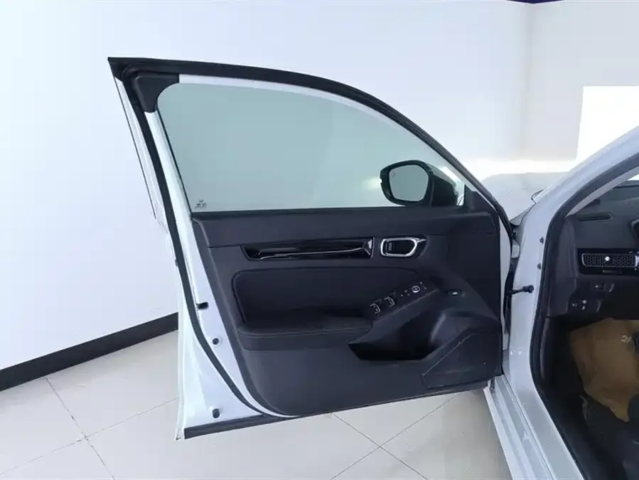 Honda Civic 2023 Civic 240TURBO CVT Power Edition 2024 — миниатюра 4