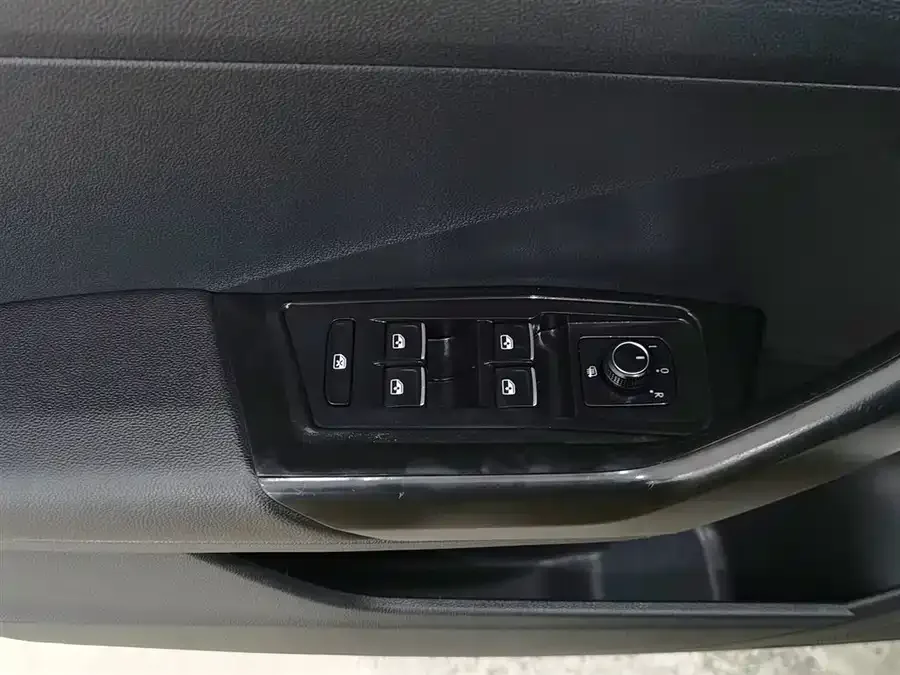Volkswagen T-ROC T-ROC 2022 280TSI DSG 2WD Elite PLUS 2023 — миниатюра 3