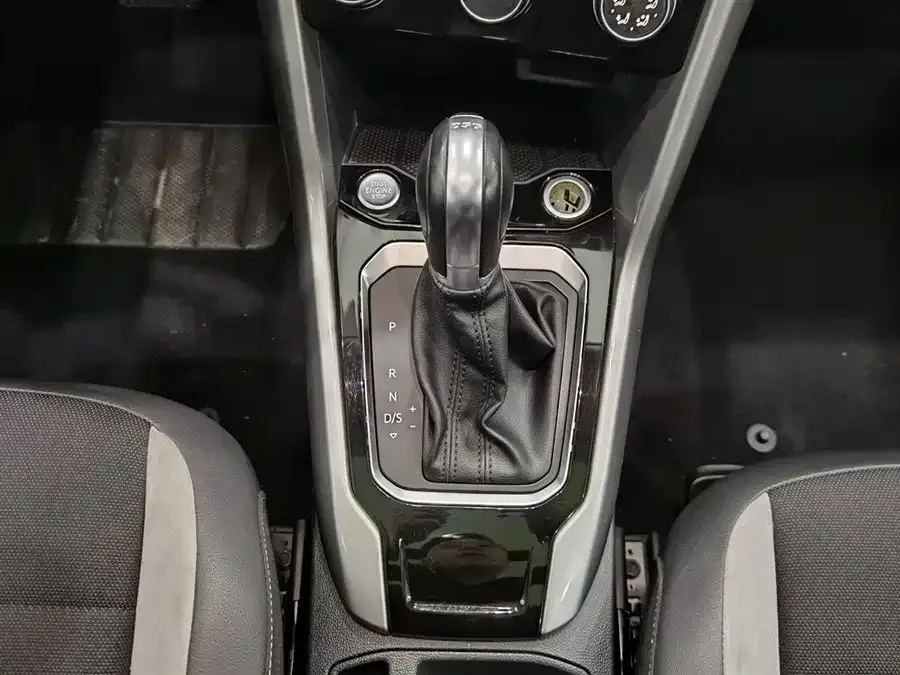 Volkswagen T-ROC T-ROC 2022 280TSI DSG 2WD Elite PLUS 2023 — миниатюра 4