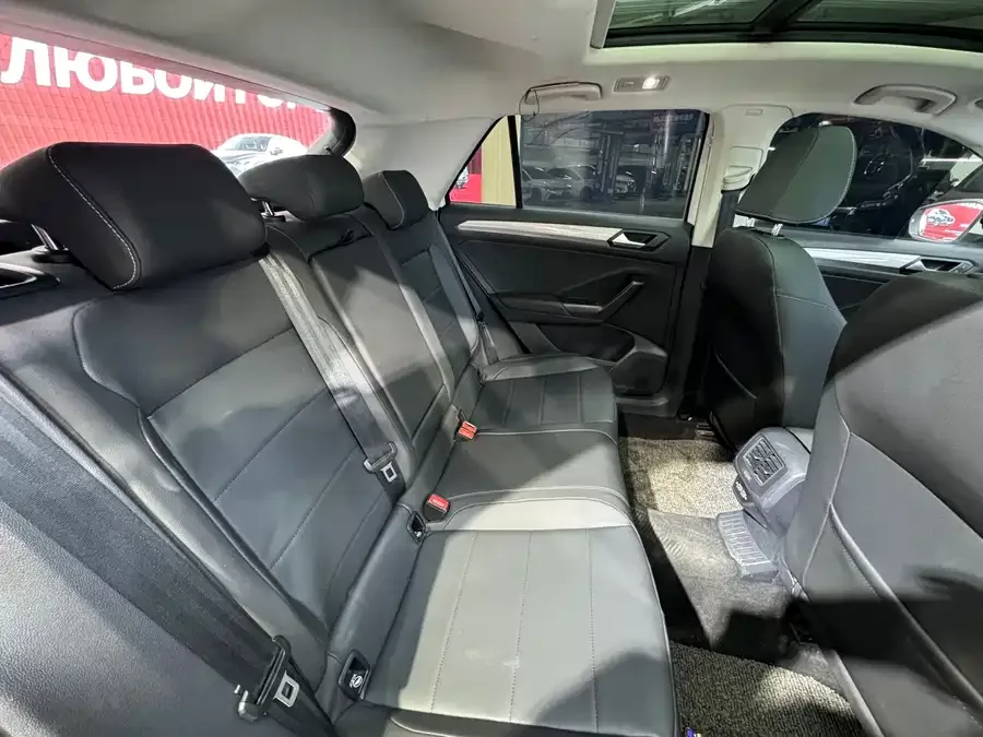 Volkswagen T-ROC T-ROC 2021 280TSI DSG 2WD Elite Smart Edition 2023 — миниатюра 5
