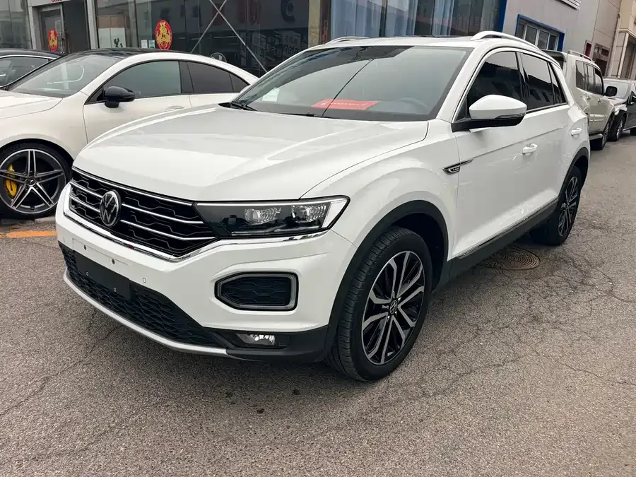 Volkswagen T-ROC T-ROC 2022 280TSI DSG 2WD Comfort PLUS 2022 — фото 1, купить с доставкой в Москву