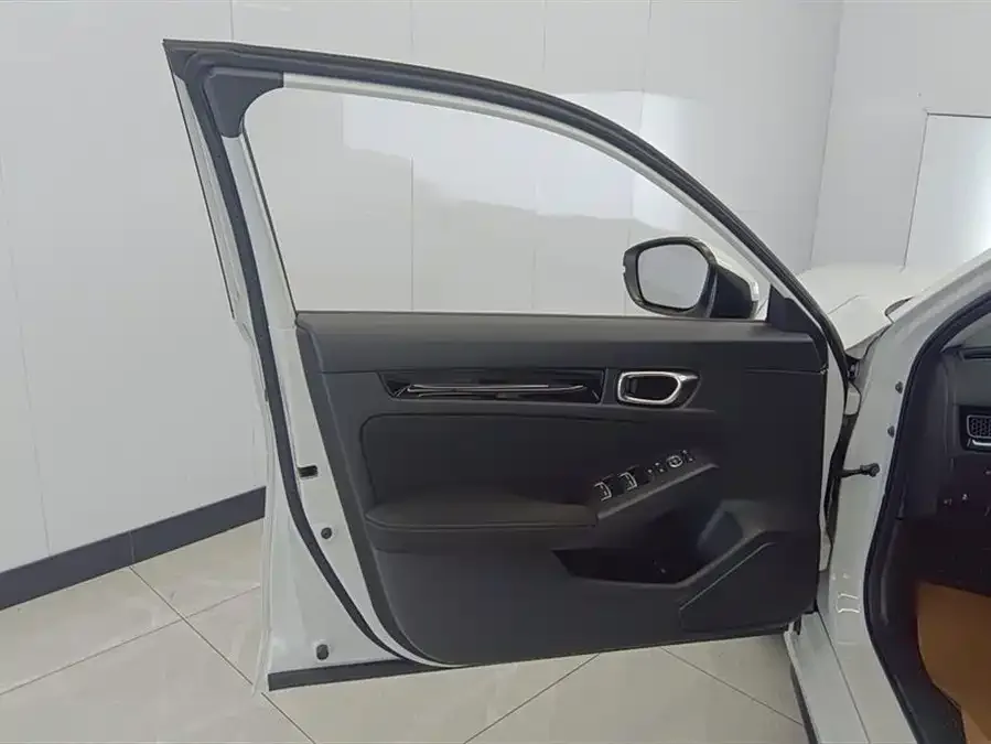 Honda Civic 2023 Civic HATCHBACK 240TURBO CVT Extreme Edition 2024 — миниатюра 4