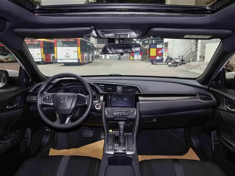 Honda Civic Civic 2021 HATCHBACK 220TURBO CVT New Control 2022 — миниатюра 2