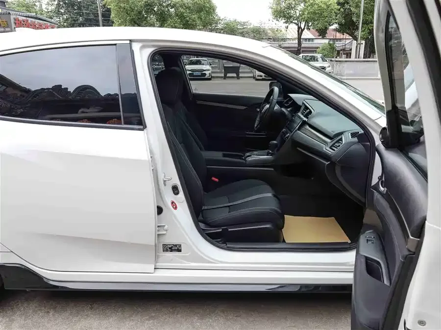 Honda Civic Civic 2021 HATCHBACK 220TURBO CVT New Control 2022 — миниатюра 5