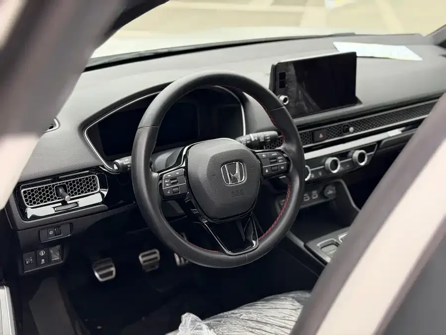 Honda Civic Civic 2023 HATCHBACK 240TURBO manual extreme version 2023 — миниатюра 5