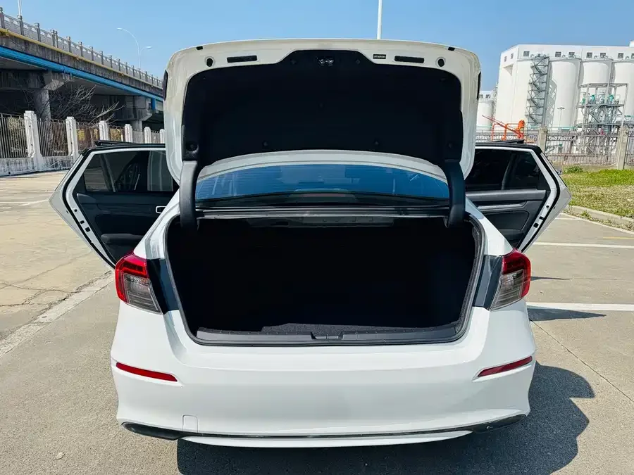 Honda Civic 2023 Civic 240TURBO CVT Power Edition 2023 — миниатюра 3
