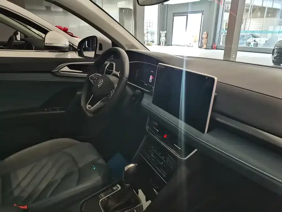 Volkswagen Tiguan (Tharu) Tuyue 2023 300TSI 2WD Full Moon Edition 2023 — миниатюра 2