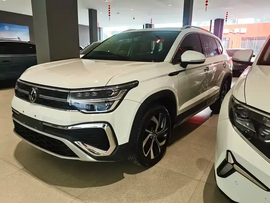 Volkswagen Tiguan (Tharu) Tuyue 2023 300TSI 2WD Full Moon Edition 2023 — фото 1, купить с доставкой в Москву