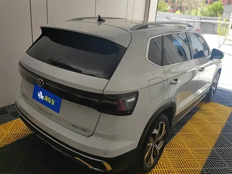 Volkswagen Tiguan (Tharu) Tuyue 2023 300TSI 2WD Full Moon Edition 2024 — миниатюра 3